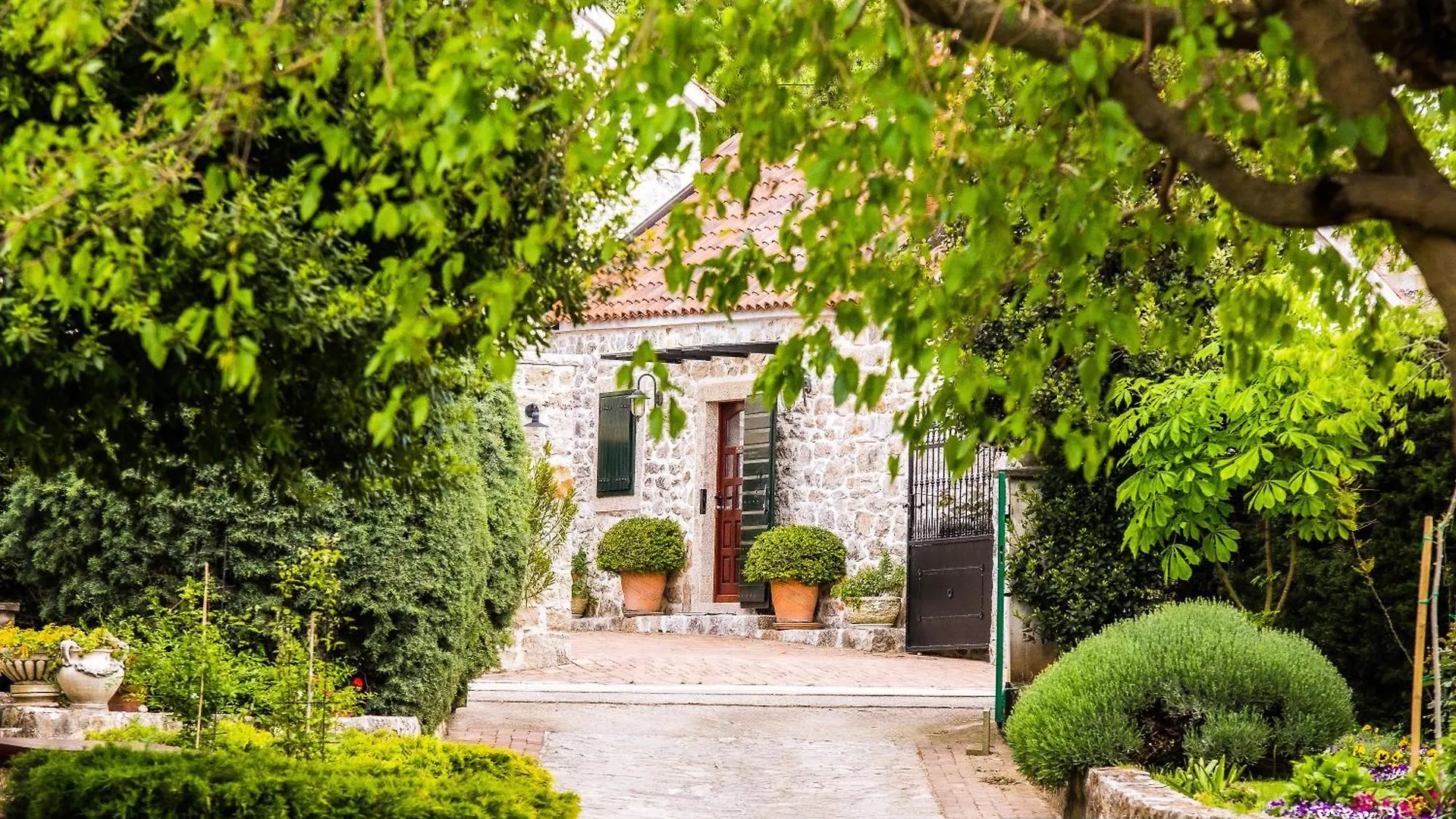 Heritage Hotel & Estate Raznjevica Dvori Ad 1307 Polaca Croatia